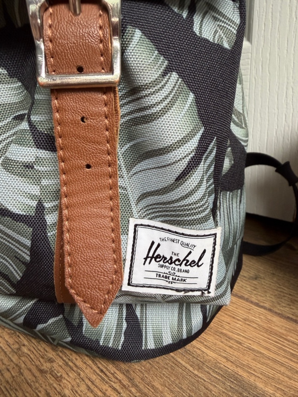 The Herschel Supply Co. Dawson Tropical Retreat Unisex Backpack - School Bag - Picture 2 of 15